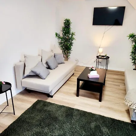 Apartment Nd & *